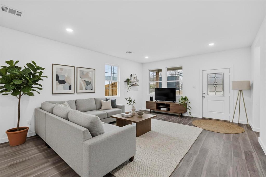 4614 Metropolitan Avenue