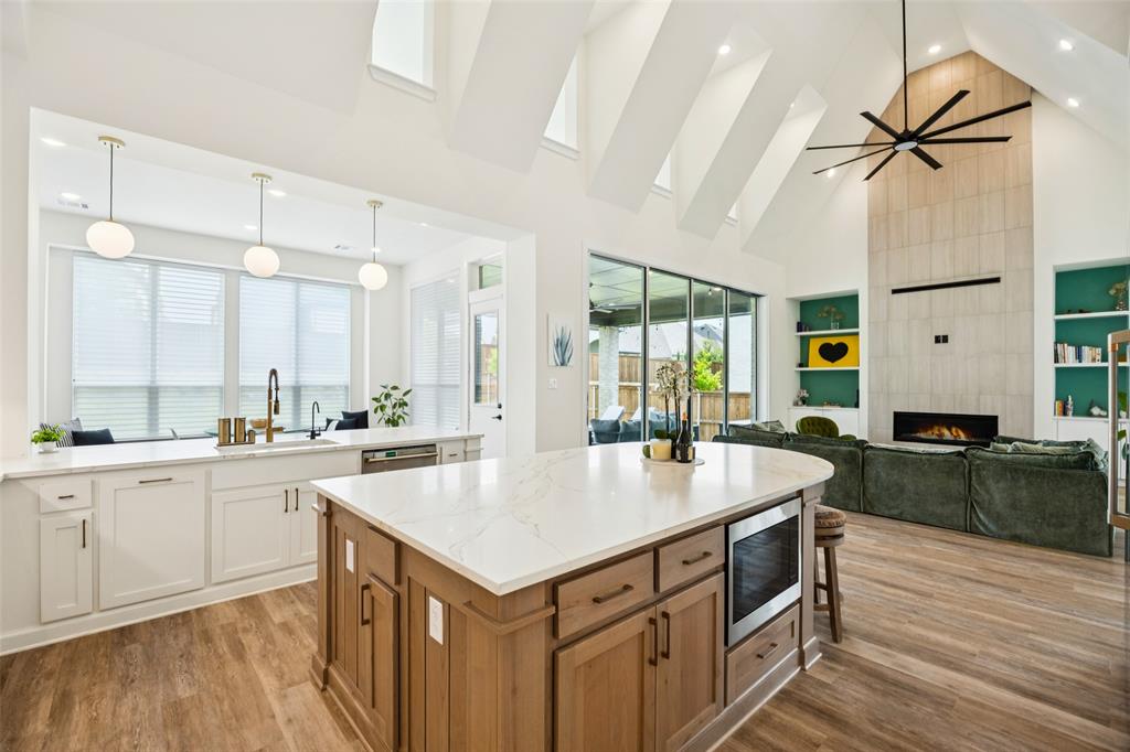 Mustang Lakes Ph Six - Residential