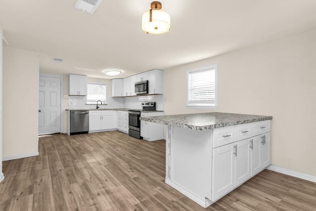 E M Jones Surv Abs #495 - Residential