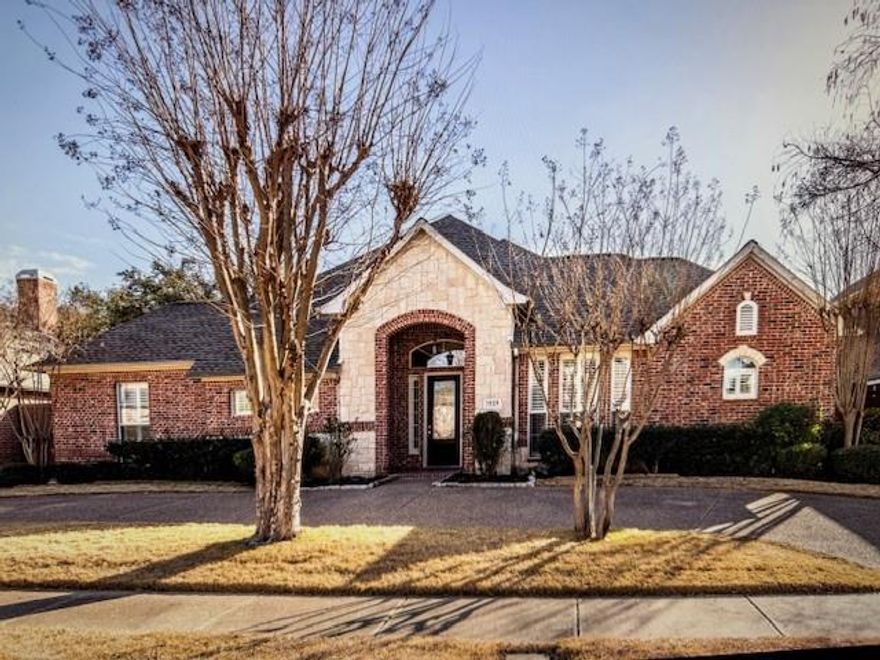 THIS BEAUTIFUL HOME SITS ON CUL DE SAC IN A GATED COMMUNITY WITH EASY ACESS TO ALL HIGHWAYS AND SHORT DRIVE TO DFW AIRPORTS. THIS HIGHLY SOUGHT AFTER NEIGHBORHOOD  IN THE FAIRWAYS OF RIVER CHASE IS A GATED COMMUNITY. FROM THE MOMENT YOU ARRIVE YOU WILL SEE ALL THE QUALITIES OF  THIS BEAUTIFUL APPOINTED HOME. THE HOMEOWNERS RECENTLY ADDED TILE, QUARTZ, AND APPLIANCES TO THE UPDATED KITCHEN. THE RECENTLY  REMODELED BATHROOMS INCLUDE 2 WALK IN SHOWERS WITH BEAUTIFUL BRACKET LESS GLASS THAT MAKES TILE AND PRODUCT BOXES REALLY STAND OUT. THE HOMEOWNERS WANTED TO MAKE SURE THE HOUSE WAS READY TO MOVE IN FOR NEXT PROSPECTIVE BUYERS, AND WITH THAT SAID  THE HOUSE IS READY FOR ITS NEW OWNER, THE OPEN FLOORPLAN MAKES THIS HOME VERY DESIRABLE. THE HOME HAS A VERY OPEN FLOOR PLAN WITH A STONE FIREPLACE, AND WETBAR WITH QUARTZ, THE KITCHEN IS OPEN TO LIVING MAKING FEEL VERY COZY. THERE IS ALSO EXTENSIVE TRIM THROUGHOUT HOUSE, CROWN, BASEBOARDS AND SOLID DOORS THAT MAKE HOME STANDOUT. YOU WILL ALSO FIND VERY LARGE BEDROOMS THAT ARE SPACED OUT IN THIS FLOOR PLAN. A HUGE MASTER AND MASTER CLOSET. OUTSIDE FRONT HAS LARGE CIRCLED DRIVEWAY FOR EXTRA PARKING, WITH ALLEY AND ALLEY ACESS TO REAR GARAGE AND PARKING, 8 FOOT BOARD ON BOARD PRIVACY FENCE SURROUNDS BACKYARD WITH POOL SPA COMBO. THERE ARE ALSO 2 PRIVATE SITTING AREAS OFF OFFICE AND IN KITCHEN.