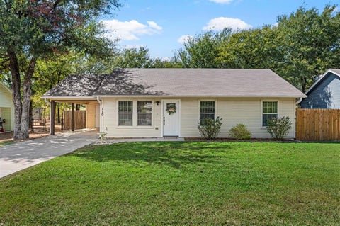 Photo of 110 Shady Springs Drive, Runaway Bay, TX 76426 (MLS # 21387927)