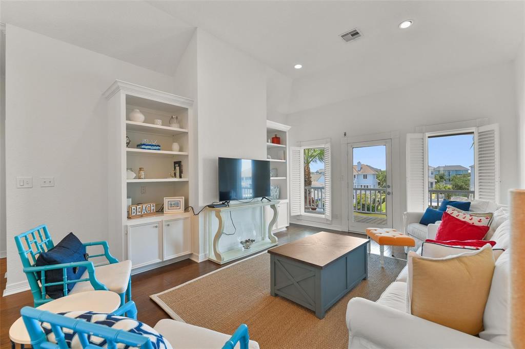 Pirates Cove - Residential