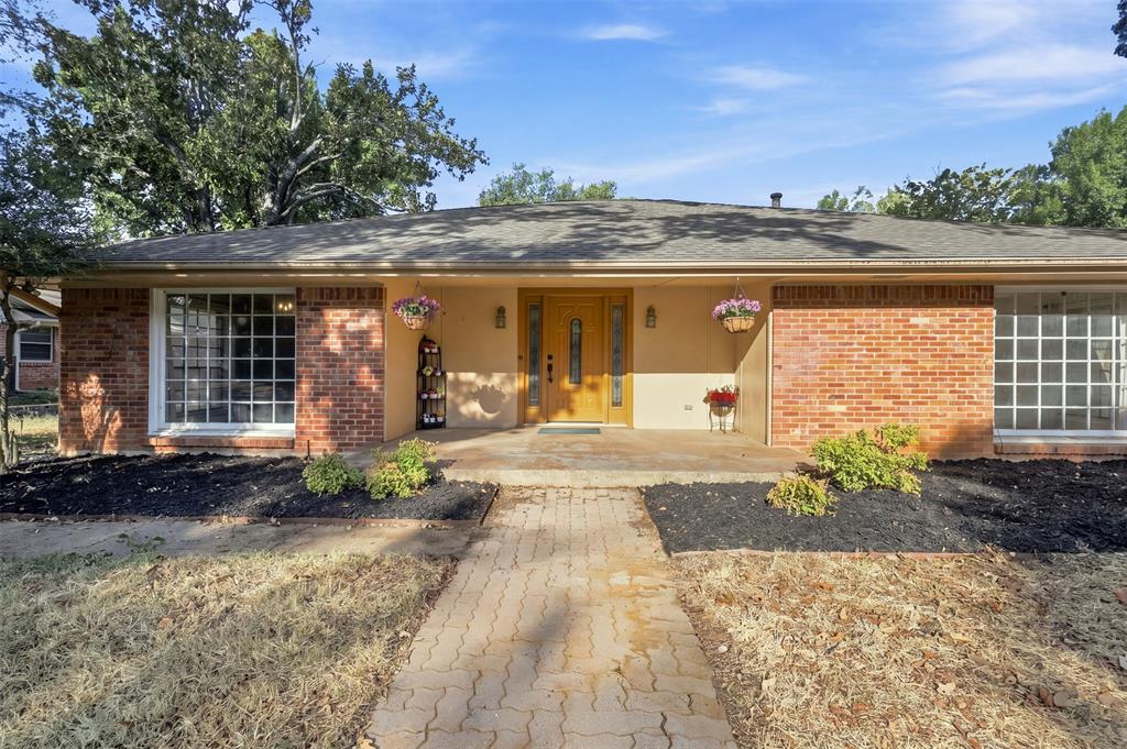 3904 Shady Valley Drive