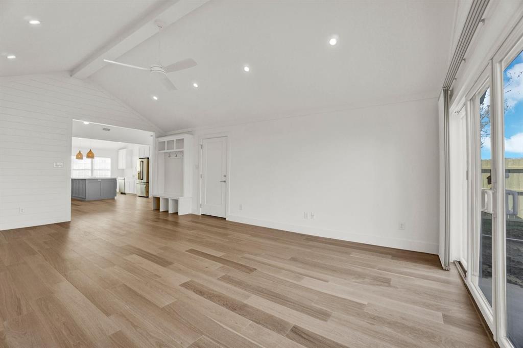 301 E Wall Street