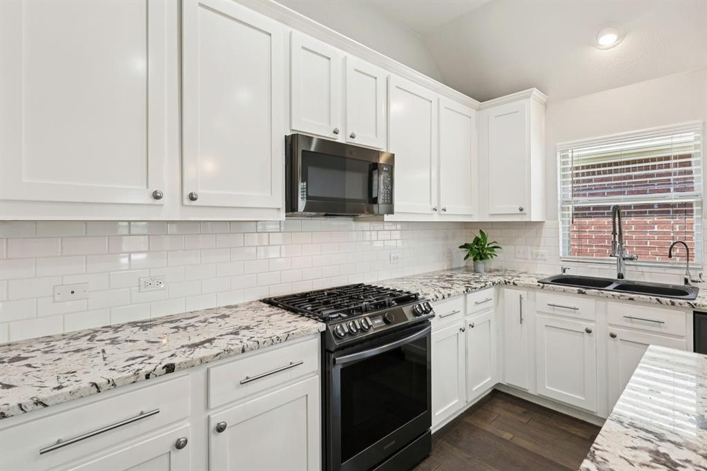 6700 Roaring Creek