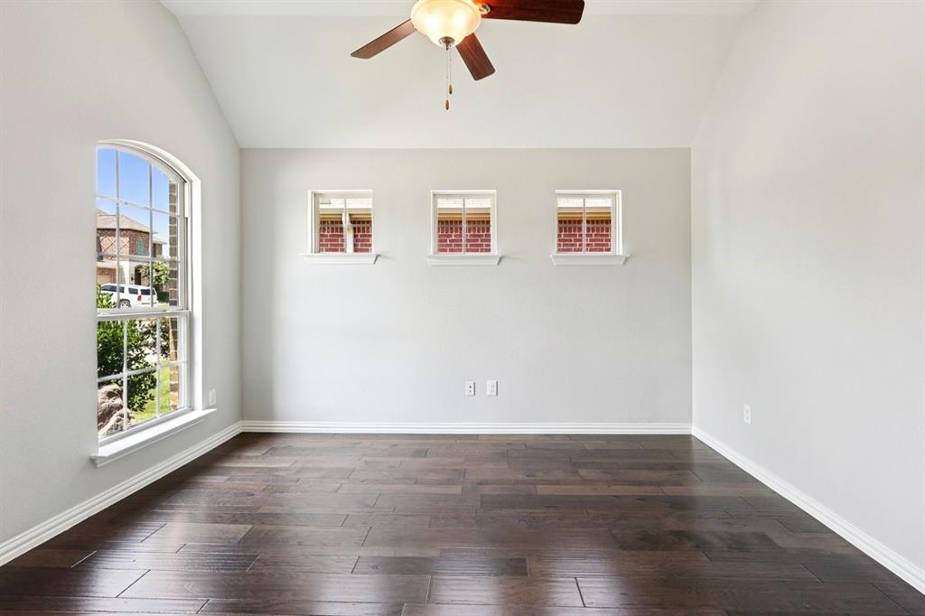 6700 Roaring Creek