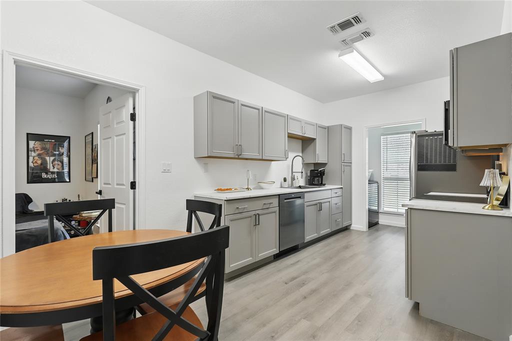 121 Collett Court