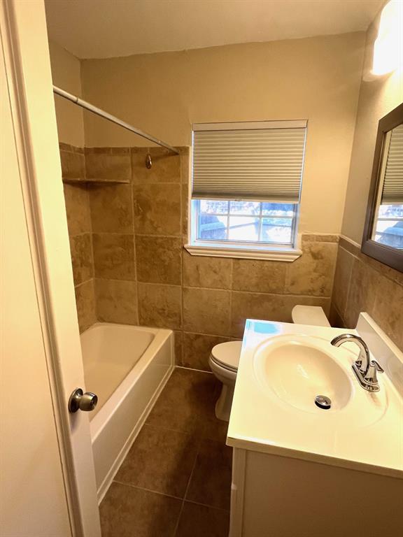 Dallas, Texas 75235, United States, 3 Bedrooms Bedrooms, ,1 BathroomBathrooms,Residential,Pending,22217