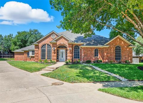 1601 Warwickshire Court W Bedford TX 76021
