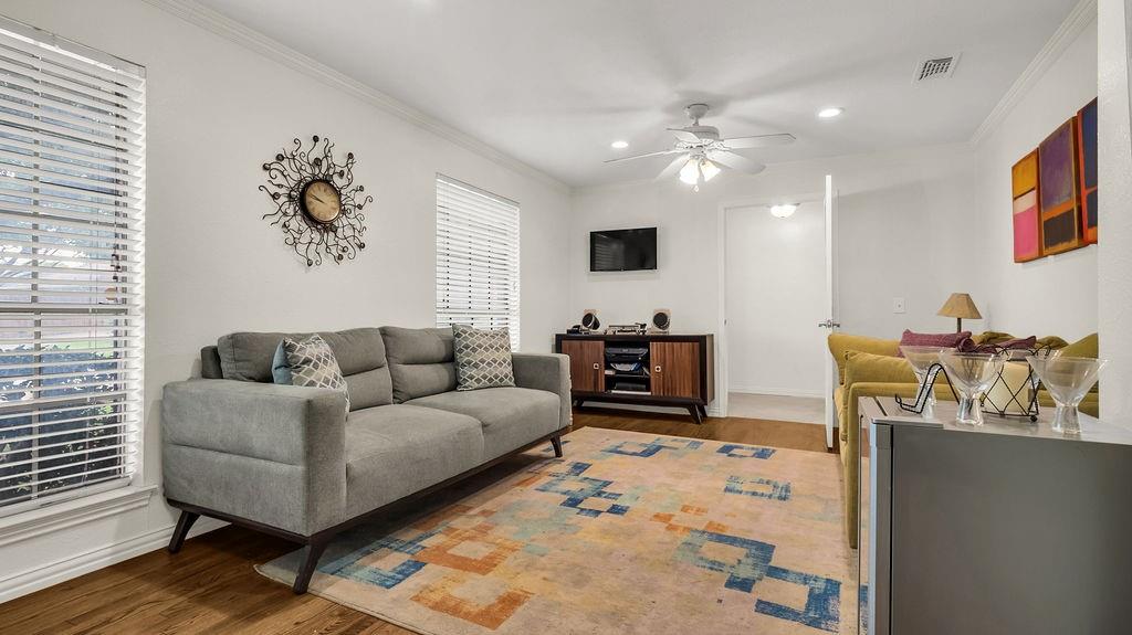 2705 Las Palmas Lane