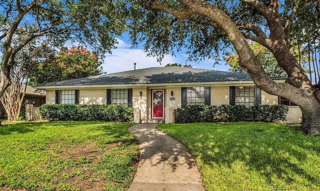 2705 Las Palmas Lane