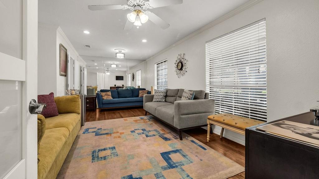 2705 Las Palmas Lane