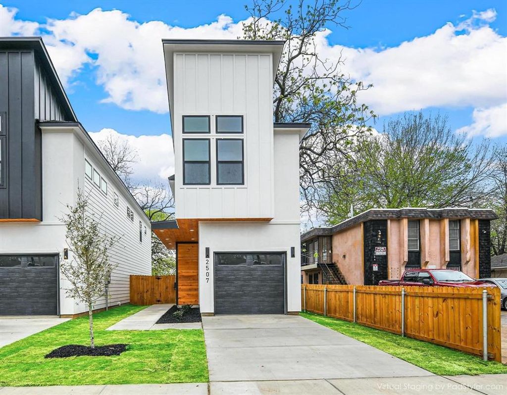 Photo of 2507 Birmingham Avenue, Dallas, TX 75215 (MLS # 21268461)