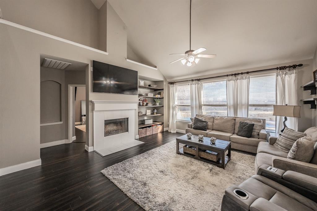 5021 Valleyside Drive