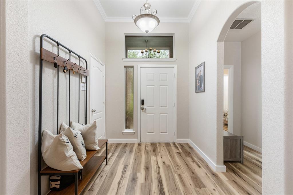 4404 Cluster Oak Court