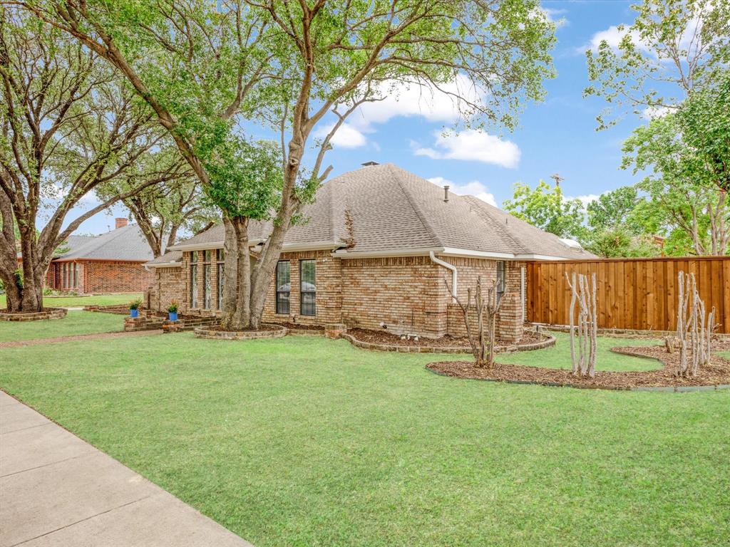 1600 Silverleaf Drive
