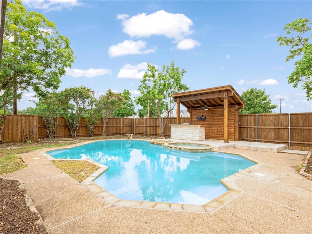 1600 Silverleaf Drive