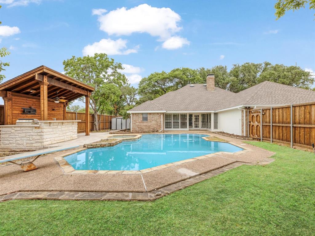 1600 Silverleaf Drive
