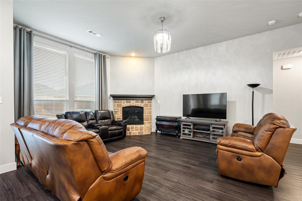 1553 Sugarberry Drive