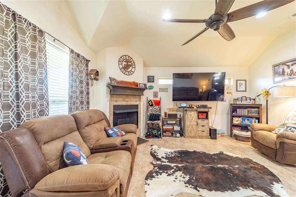 GEMSTONE ESTATES PHASE FOUR - Residential