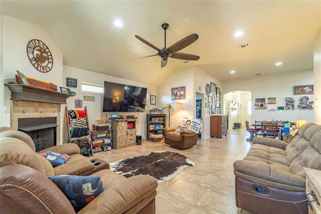 GEMSTONE ESTATES PHASE FOUR - Residential