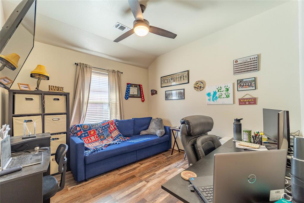 GEMSTONE ESTATES PHASE FOUR - Residential