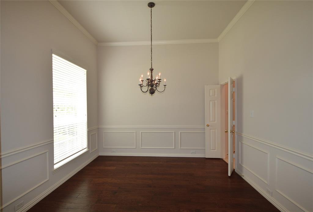 1120 Surrey Lane