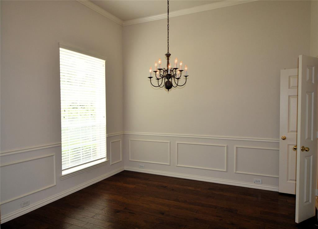 1120 Surrey Lane
