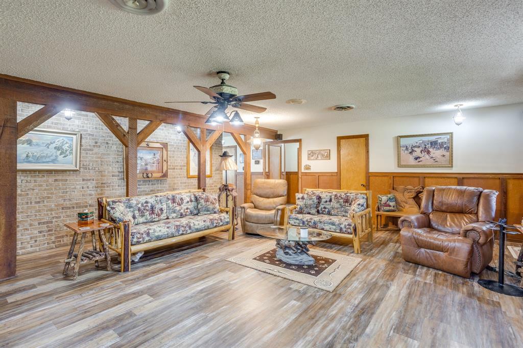 8112 County Rd 1014