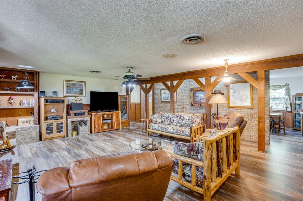 8112 County Rd 1014
