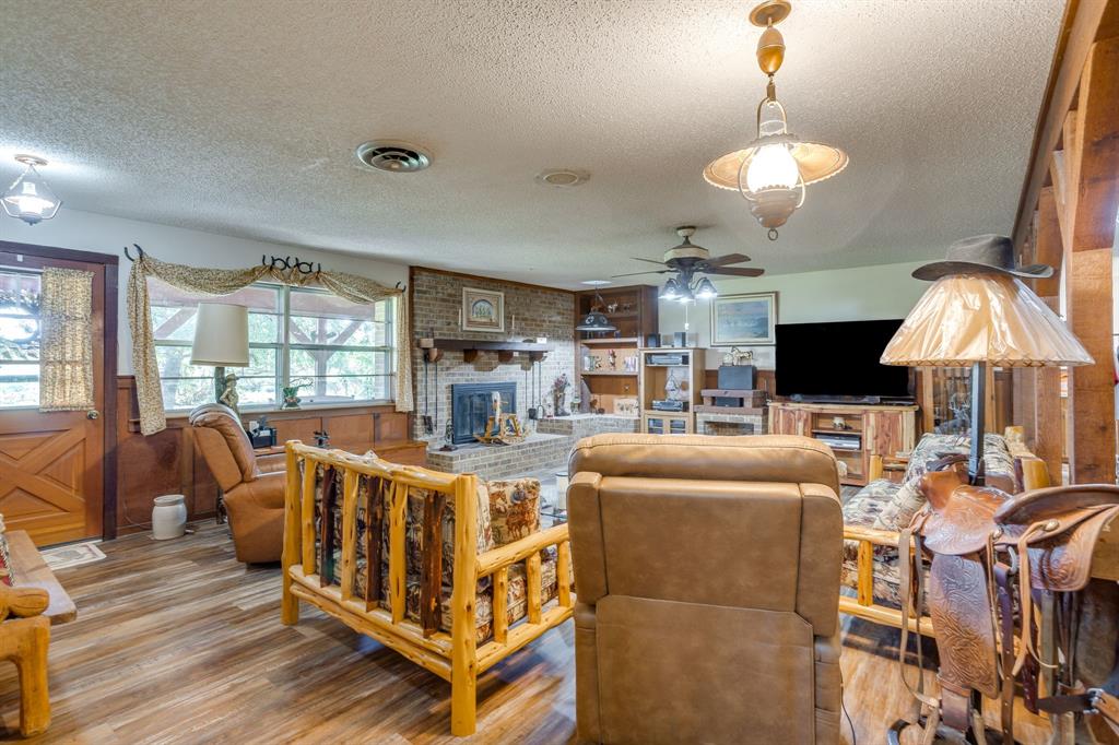 8112 County Rd 1014