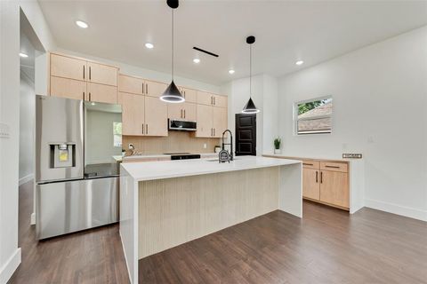 921 Bessie Street Fort Worth TX 76104