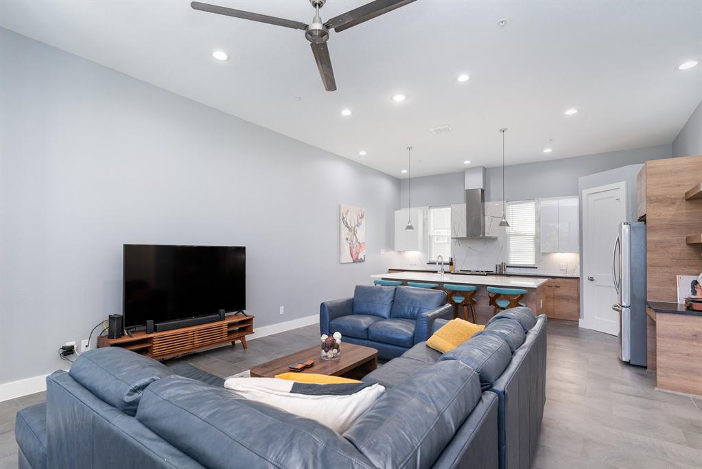 LOVE FIELD LOFTS - Residential