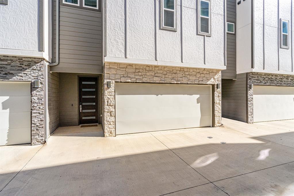 LOVE FIELD LOFTS - Residential