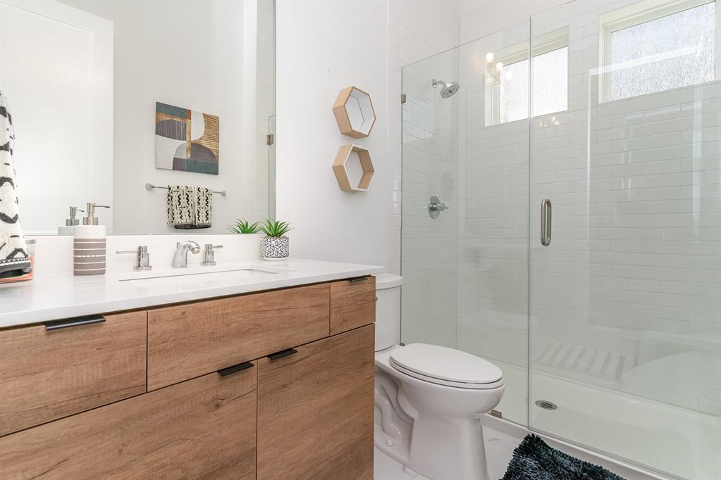 LOVE FIELD LOFTS - Residential