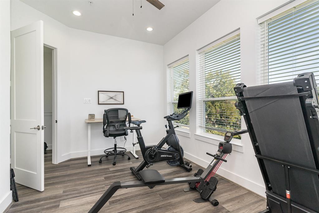 LOVE FIELD LOFTS - Residential