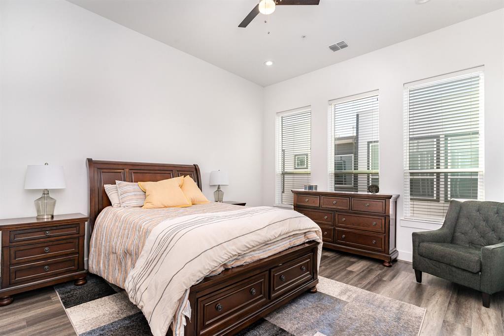 LOVE FIELD LOFTS - Residential