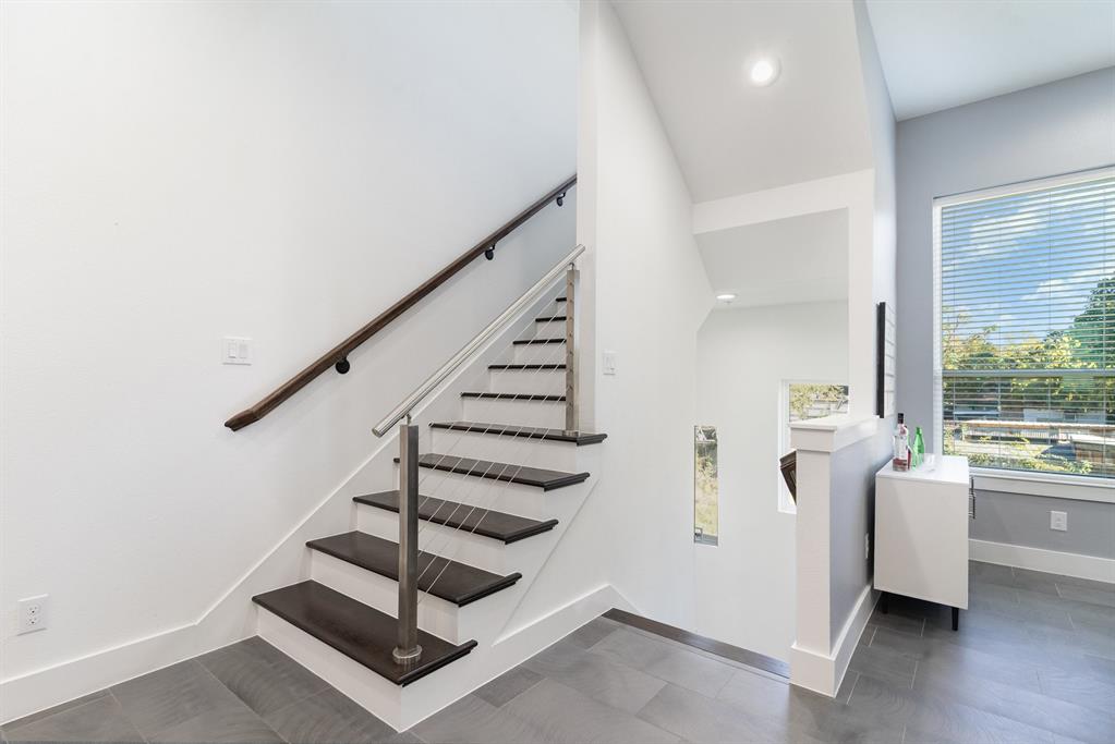 LOVE FIELD LOFTS - Residential