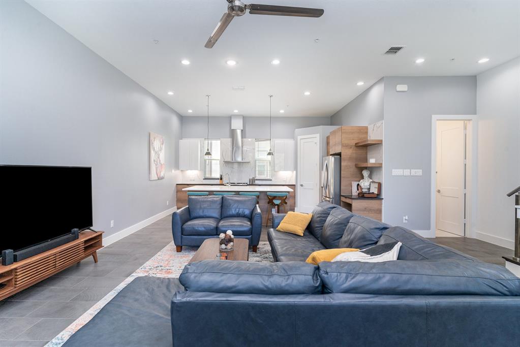 LOVE FIELD LOFTS - Residential