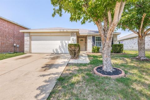 1909 Diamond Lake Trail Fort Worth TX 76247
