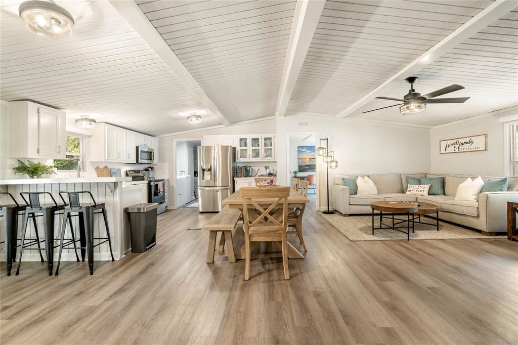 195 OAKVIEW