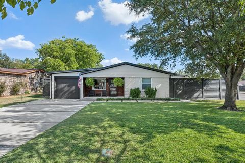 A home in Farmers Branch