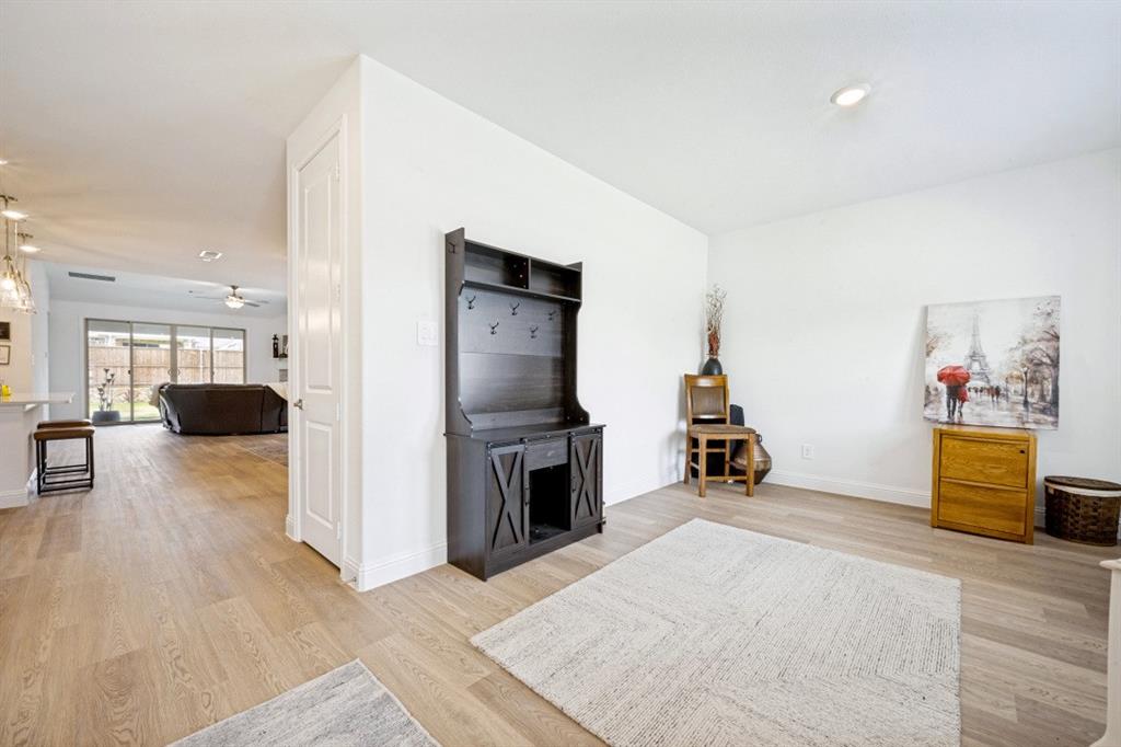 2425 Glacier Ridge