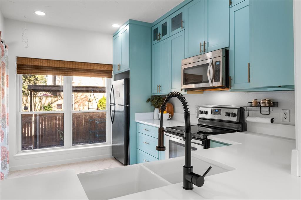 Lakeside Lndg Twnhm - Residential