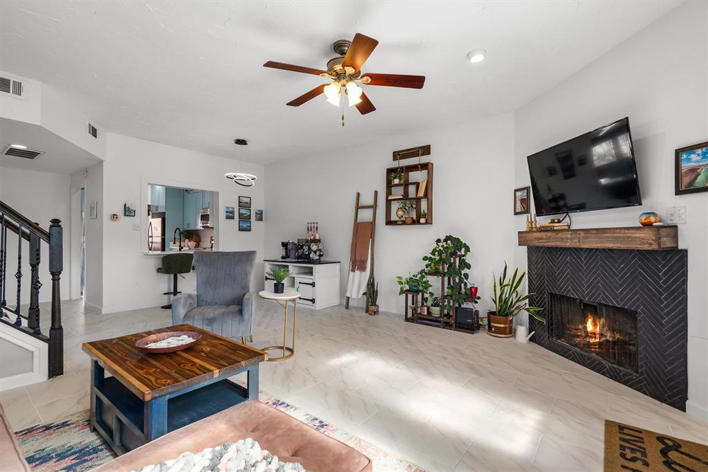 Lakeside Lndg Twnhm - Residential