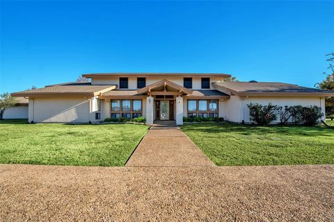 Photo of 16753 Rolling Hills Lane, Forney, TX 75126 (MLS # 21164464)