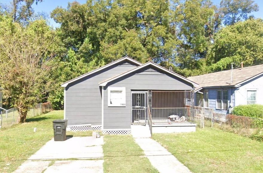 Investor Opportunity – Portfolio Available!

Turnkey investment property with tenant in place generating $850month in rental income. This property is part of a 3-property investment portfolio, all available for purchase individually or as a package.

Portfolio includes:
323 Kelly St (MLS #21223458)
3201 Boss Ave (MLS #21223475)
7041 Penny St (MLS #21223523)

All properties are currently occupied, offering immediate cash flow with no vacancy downtime. Excellent opportunity for investors looking to expand an existing portfolio or acquire multiple income-producing properties at once.

Seller is open to selling individually or as a package. Package pricing and details available upon request.