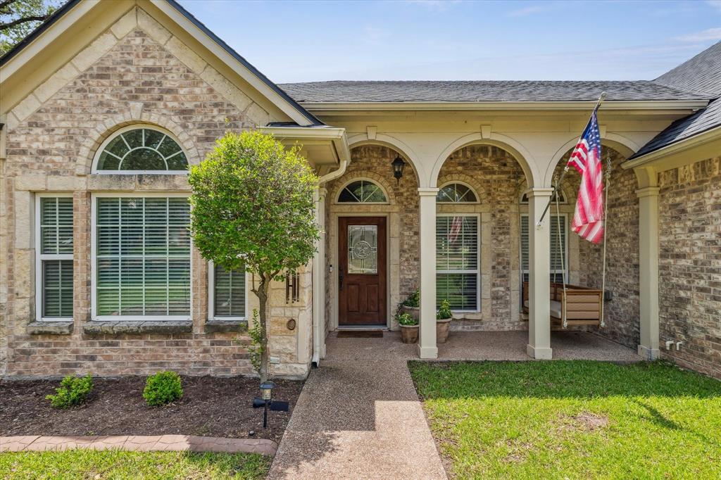 104 Lost Oaks Drive