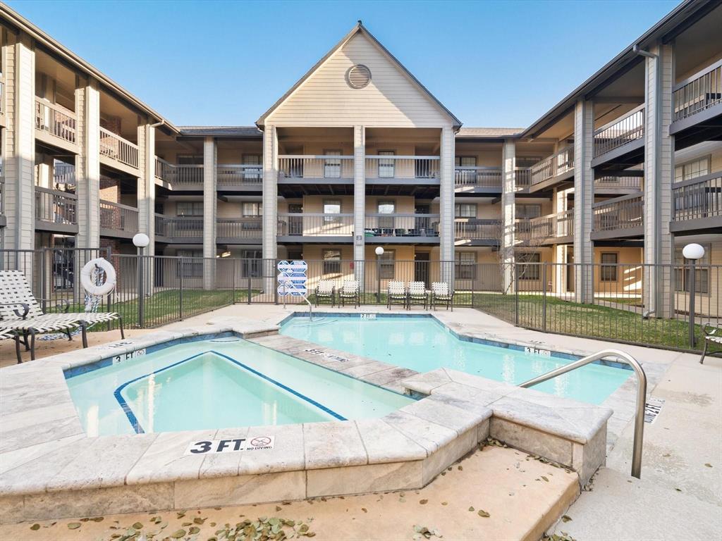 218 N Texas Boulevard 109