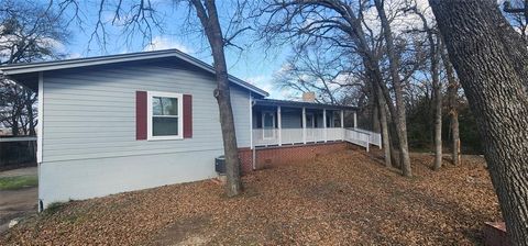 A home in Mexia